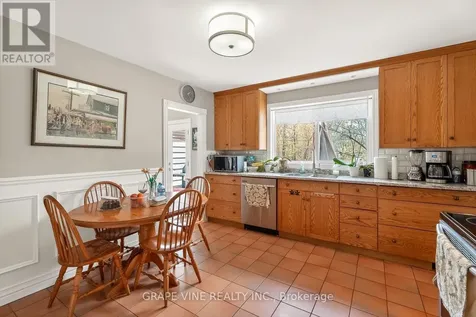 46 Macfarlane Road Ottawa ON K2E 6V5