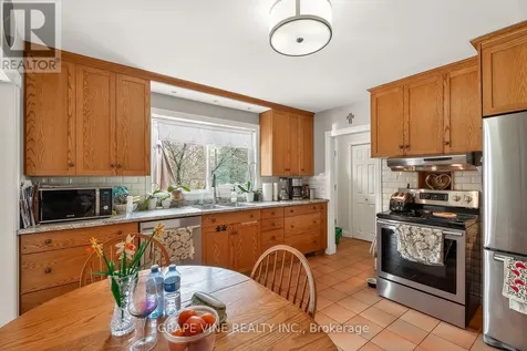 46 Macfarlane Road Ottawa ON K2E 6V5