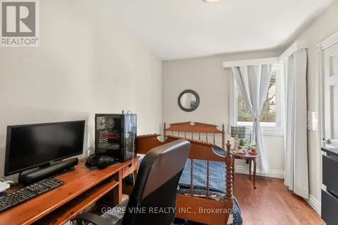 46 Macfarlane Road Ottawa ON K2E 6V5