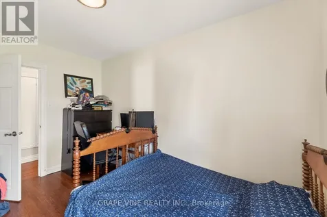 46 Macfarlane Road Ottawa ON K2E 6V5