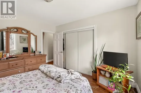 46 Macfarlane Road Ottawa ON K2E 6V5