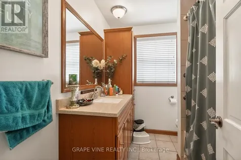 46 Macfarlane Road Ottawa ON K2E 6V5