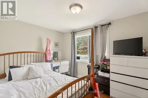 46 Macfarlane Road Ottawa ON K2E 6V5