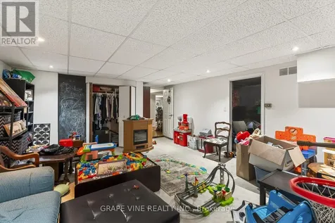 46 Macfarlane Road Ottawa ON K2E 6V5