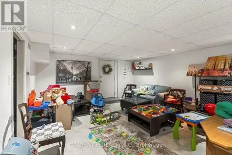 46 Macfarlane Road Ottawa ON K2E 6V5
