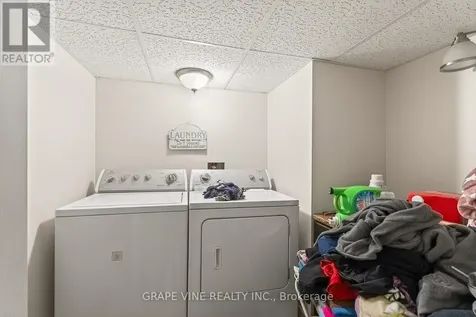 46 Macfarlane Road Ottawa ON K2E 6V5
