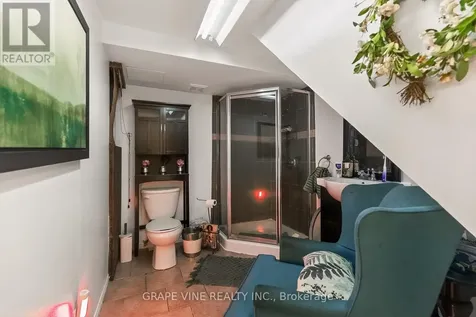 46 Macfarlane Road Ottawa ON K2E 6V5