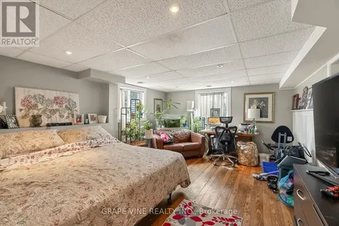 46 Macfarlane Road Ottawa ON K2E 6V5
