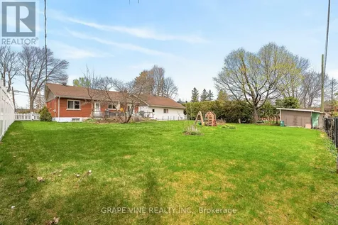 46 Macfarlane Road Ottawa ON K2E 6V5