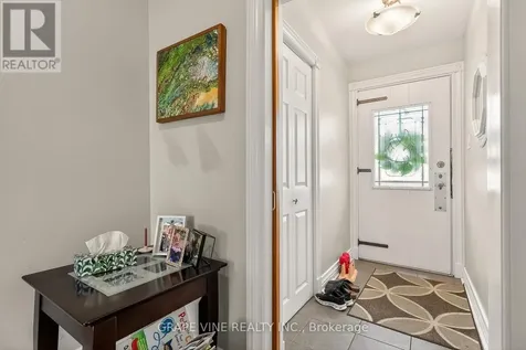 46 Macfarlane Road Ottawa ON K2E 6V5