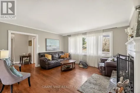 46 Macfarlane Road Ottawa ON K2E 6V5