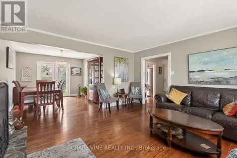 46 Macfarlane Road Ottawa ON K2E 6V5