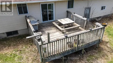 9 Bayfield Street Northern Bruce Peninsula ON N0H 1W0