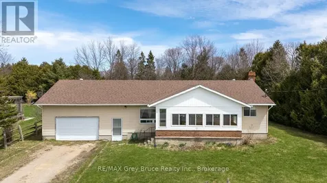 9 Bayfield Street Northern Bruce Peninsula ON N0H 1W0
