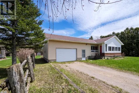 9 Bayfield Street Northern Bruce Peninsula ON N0H 1W0