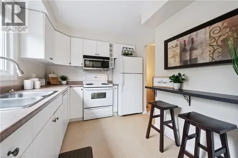 255 Camelot Court Waterloo ON N2K 3G1