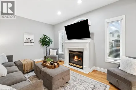 27 Spruce Boulevard Acton ON L7J 2Y3
