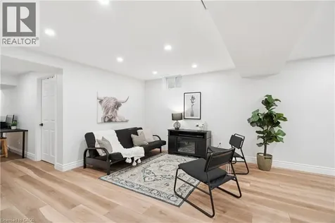 27 Spruce Boulevard Acton ON L7J 2Y3
