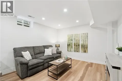 27 Spruce Boulevard Acton ON L7J 2Y3
