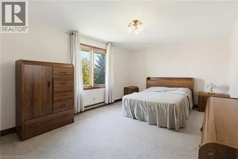 84 Homeside Avenue Hamilton ON L8G 3H1