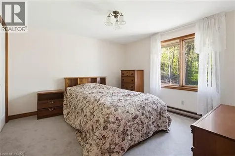 84 Homeside Avenue Hamilton ON L8G 3H1