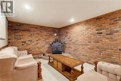 84 Homeside Avenue Hamilton ON L8G 3H1