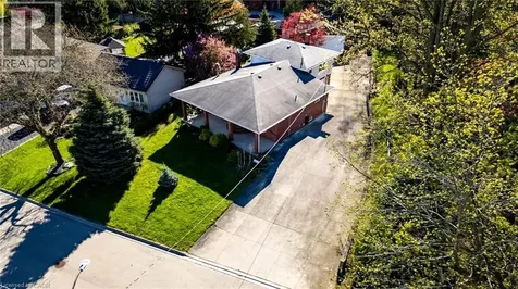 84 Homeside Avenue Hamilton ON L8G 3H1
