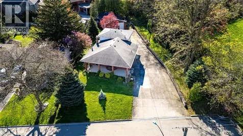 84 Homeside Avenue Hamilton ON L8G 3H1