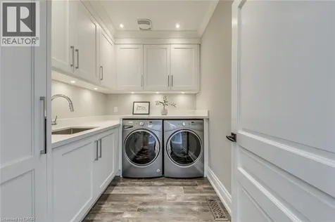 436 Willis Drive Oakville ON L6L 4V5