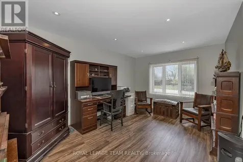 73 Southpark Drive Ottawa ON K1B 3B5