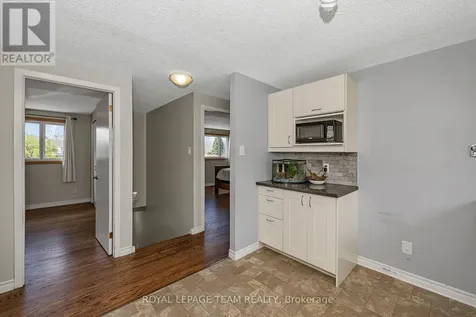 73 Southpark Drive Ottawa ON K1B 3B5