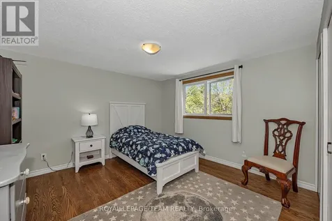 73 Southpark Drive Ottawa ON K1B 3B5