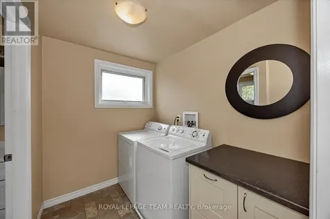 73 Southpark Drive Ottawa ON K1B 3B5