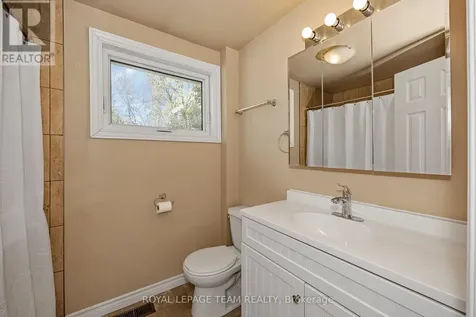 73 Southpark Drive Ottawa ON K1B 3B5