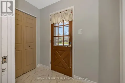 73 Southpark Drive Ottawa ON K1B 3B5