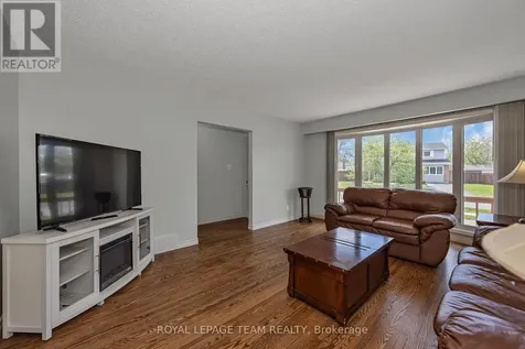 73 Southpark Drive Ottawa ON K1B 3B5