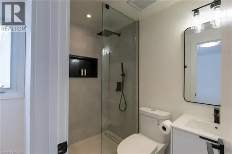 1 Eldrid Court Grimsby ON L3M 1Z1