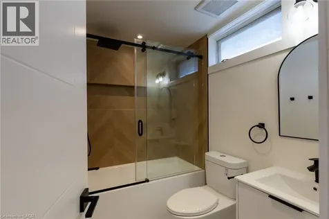1 Eldrid Court Grimsby ON L3M 1Z1