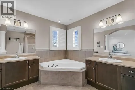 956 Banffshire Court Kitchener ON N2R 1W8