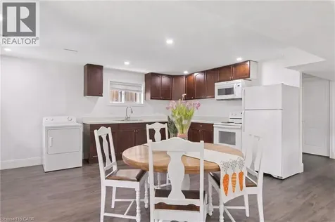 956 Banffshire Court Kitchener ON N2R 1W8