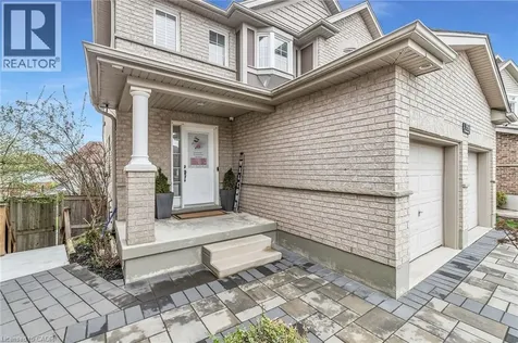 956 Banffshire Court Kitchener ON N2R 1W8