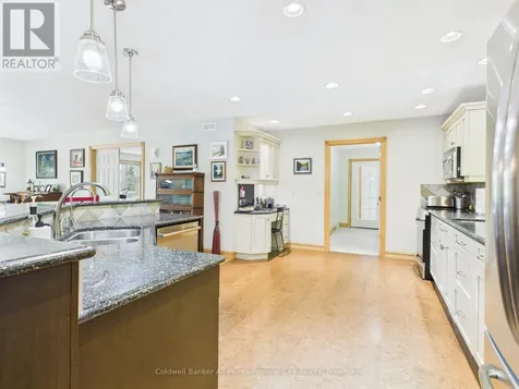 390 Paradise Lake Street Huron-kinloss ON N0G 2H0