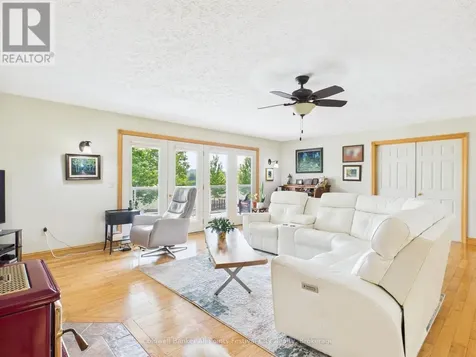 390 Paradise Lake Street Huron-kinloss ON N0G 2H0