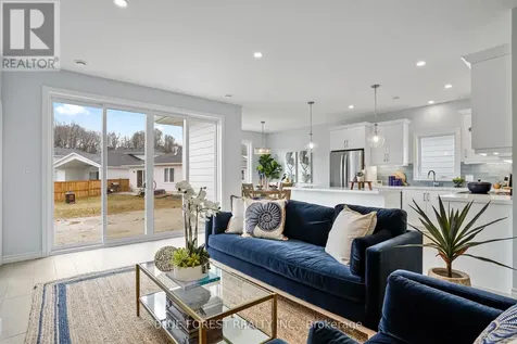 25 Harbour Way Central Elgin ON N5L 1C5
