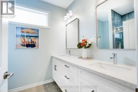25 Harbour Way Central Elgin ON N5L 1C5