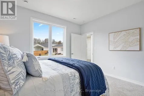 25 Harbour Way Central Elgin ON N5L 1C5