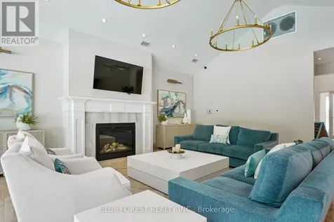 25 Harbour Way Central Elgin ON N5L 1C5