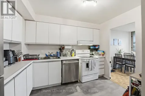 2760 Carousel Crescent Ottawa ON K1T 2N4