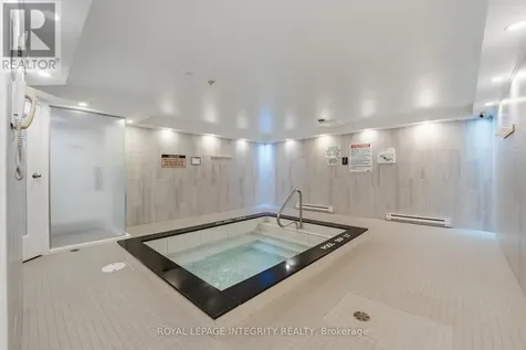 2760 Carousel Crescent Ottawa ON K1T 2N4