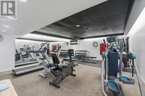 2760 Carousel Crescent Ottawa ON K1T 2N4